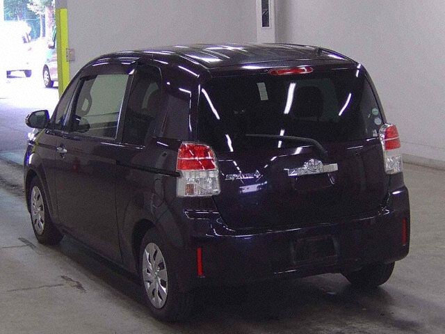 2016 Toyota Spade Fクイーン auction photo 2