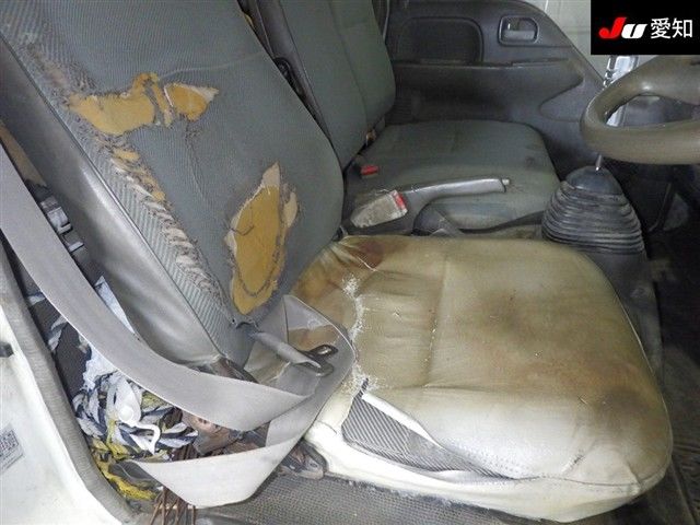 1997 Isuzu dump auction photo 6