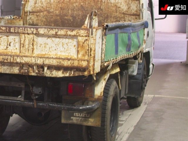 1997 Isuzu dump auction photo 8
