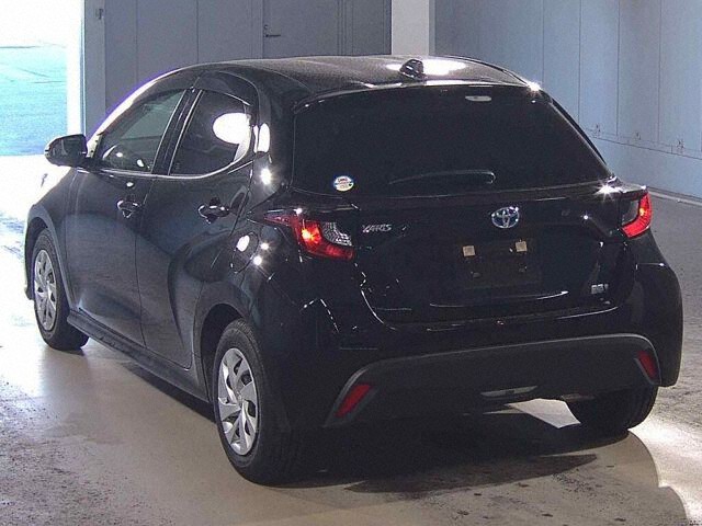 2021 Toyota Yaris Hybrid X auction photo 2