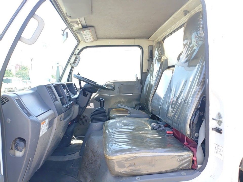 2014 Isuzu Elf auction photo 16