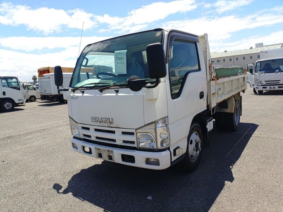 Japan Auction Vehicles 24 2014 Isuzu Elf auction photo