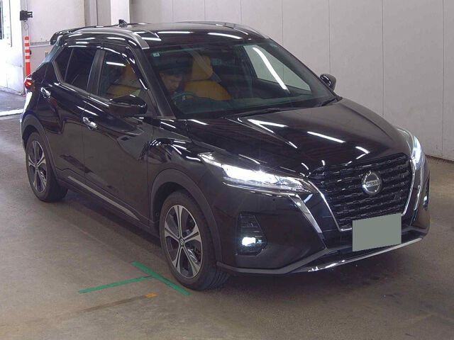 2023 Nissan Kicks X Two-Tone Interior Edition Japan auction vehicle