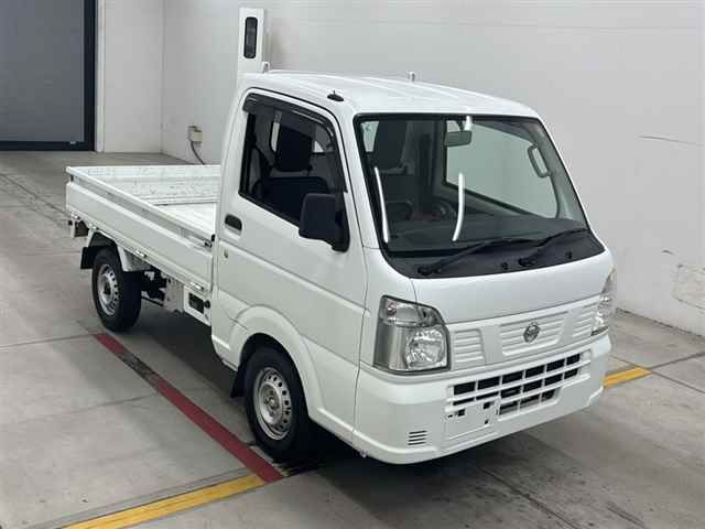 2018 Nissan NT100 Clipper DX Japan auction vehicle