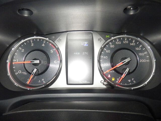 2024 Toyota Hilux Z GRスポーツ 4WD auction photo 3