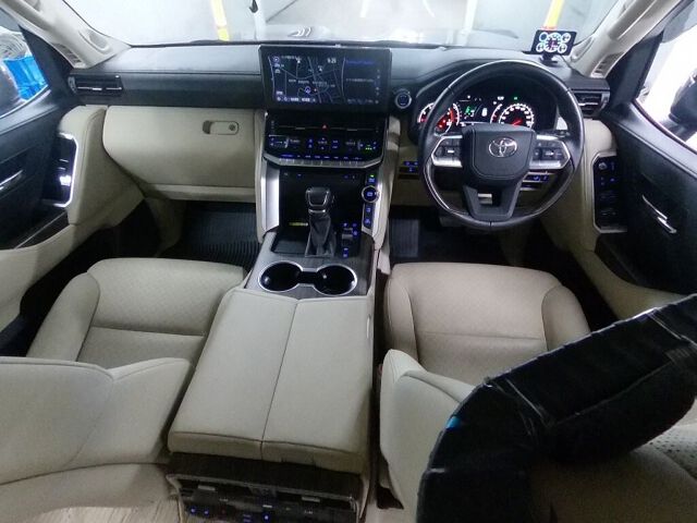 2023 Toyota Land Cruiser ZX 4WD auction photo 3
