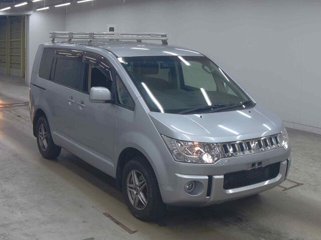 2015 Mitsubishi Delica D:5 Dパワーパッケージ 4WD Japan auction vehicle