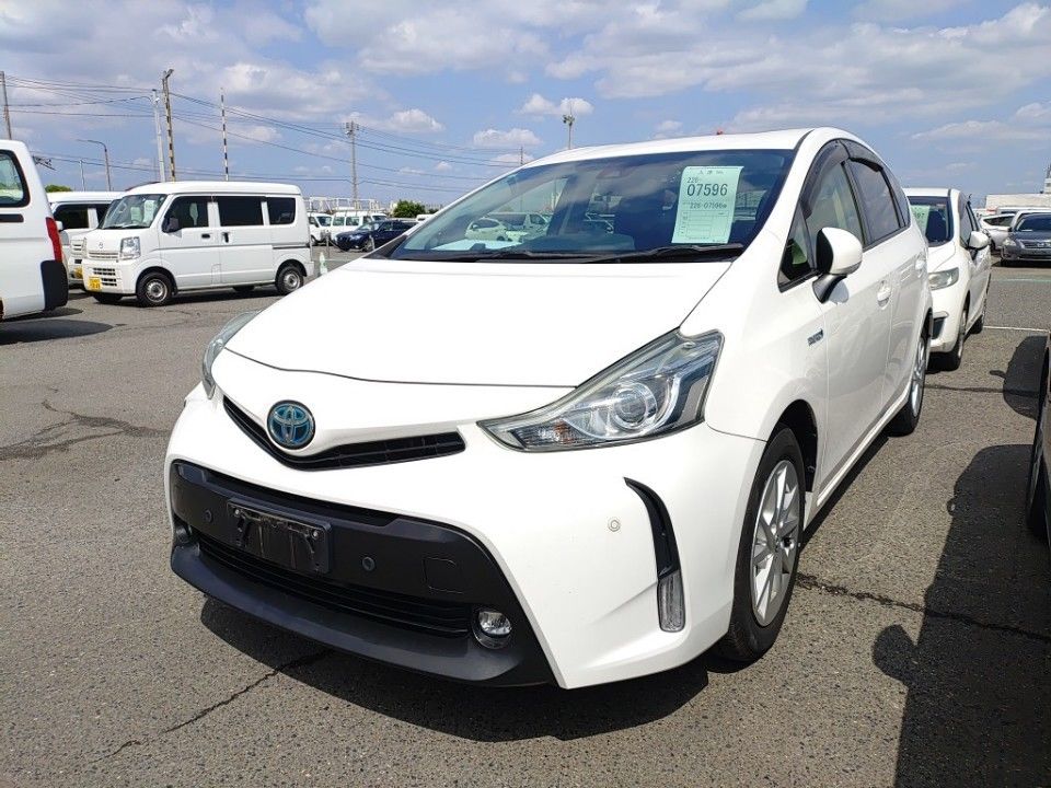 2019 Toyota プリウス α Japan auction vehicle