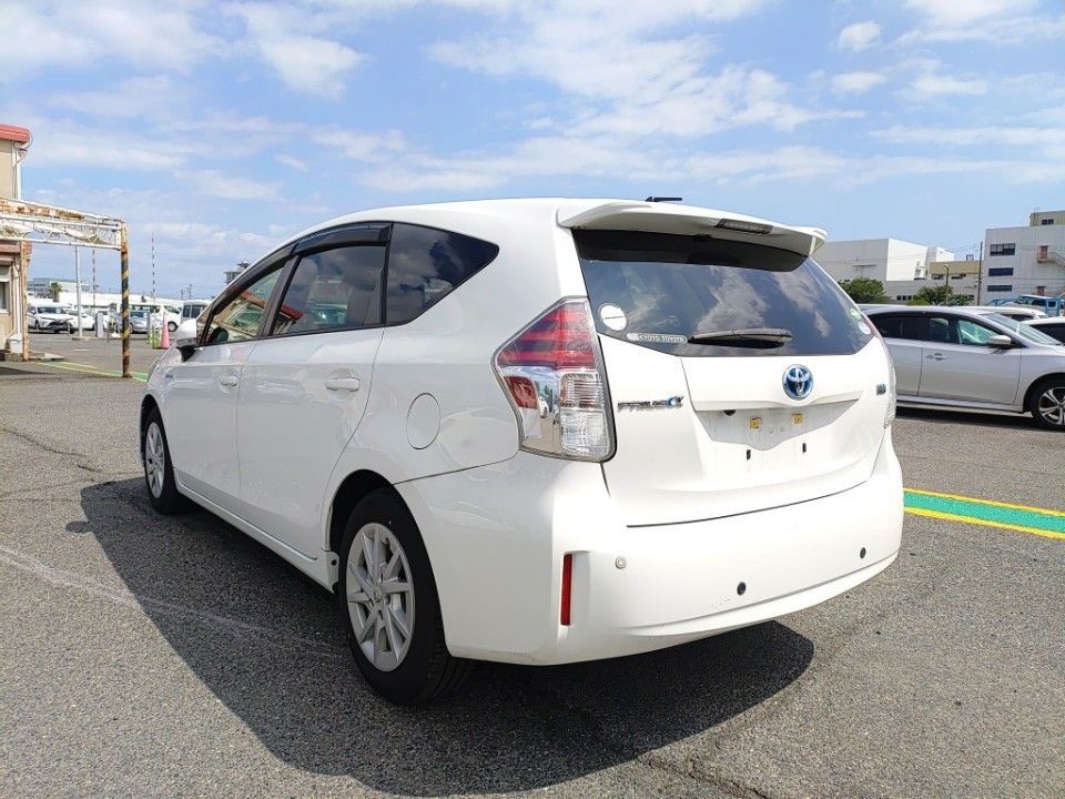 2019 Toyota プリウス α auction photo 6