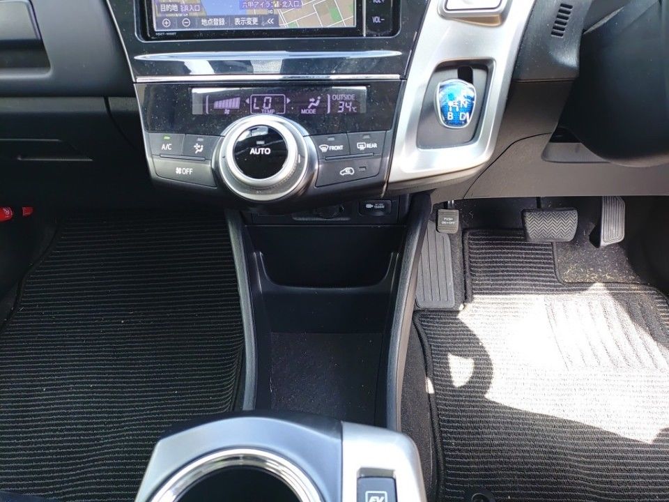 2019 Toyota プリウス α auction photo 12