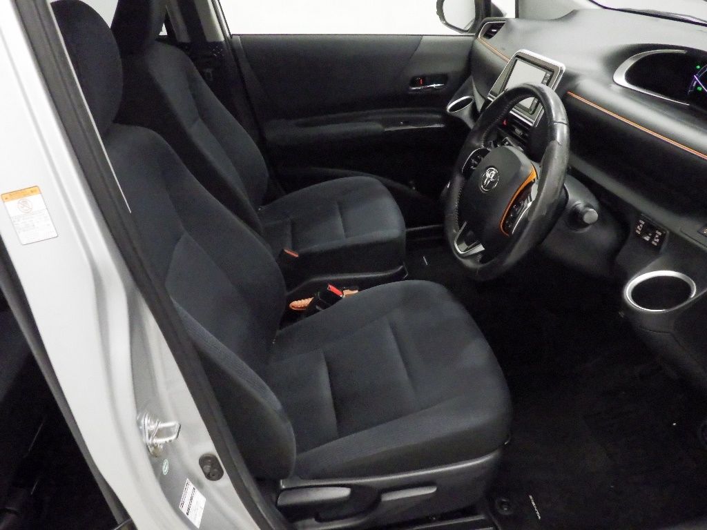 2016 Toyota Sienta Hybrid G ​​(6 seats) auction photo 6