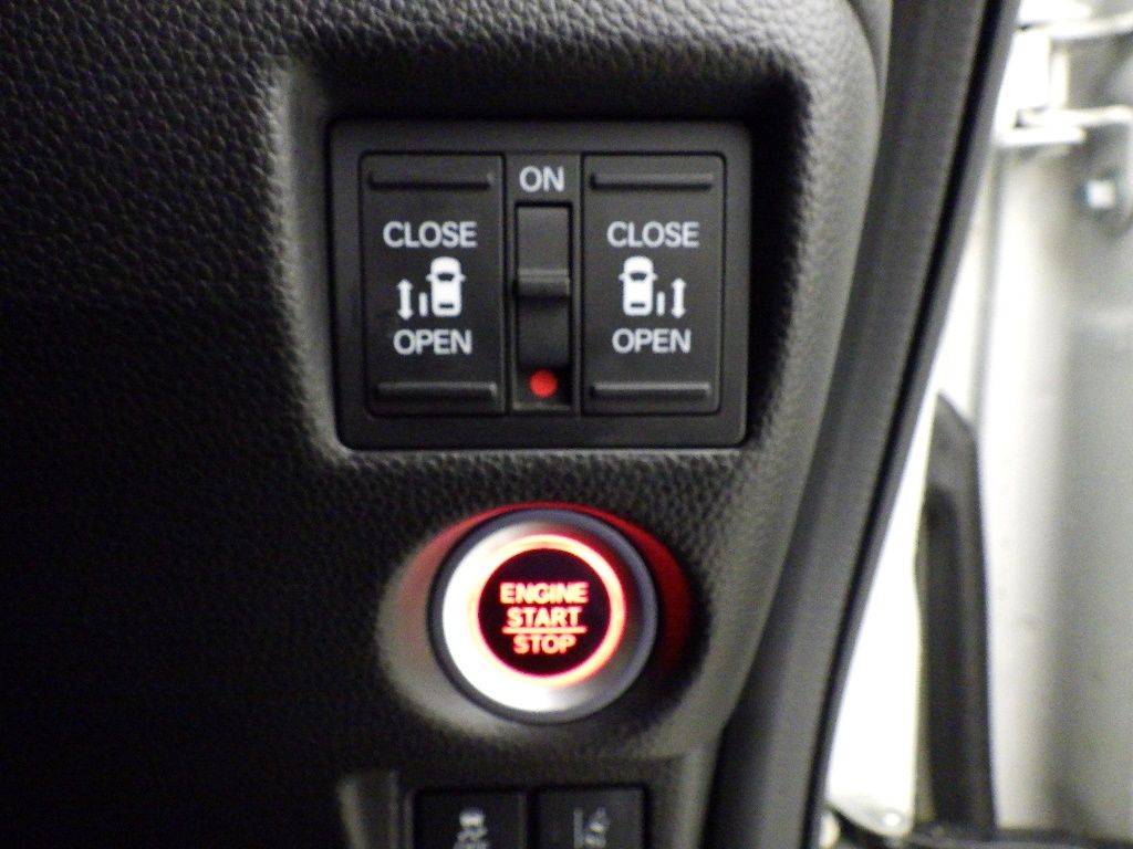 2019 Honda N-BOX 4WD カスタムG EXターボホンダセンシング auction photo 9
