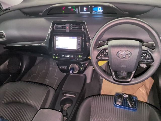 2019 Toyota Prius PHEV S auction photo 3