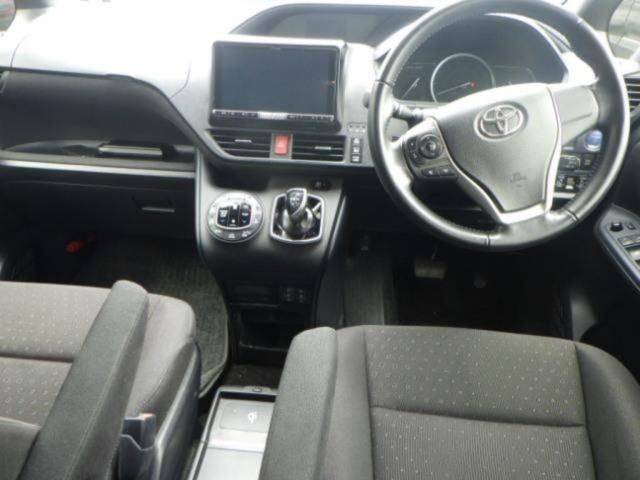 2015 Toyota Noah Hybrid G auction photo 3