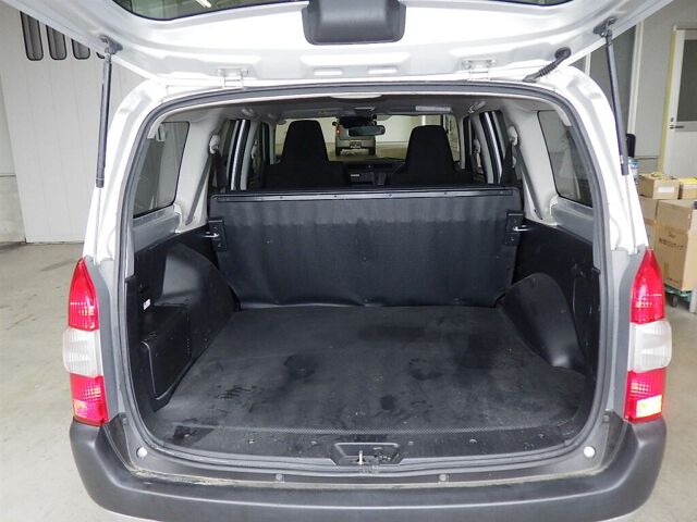 2023 Toyota Probox ハイブリットGX auction photo 6
