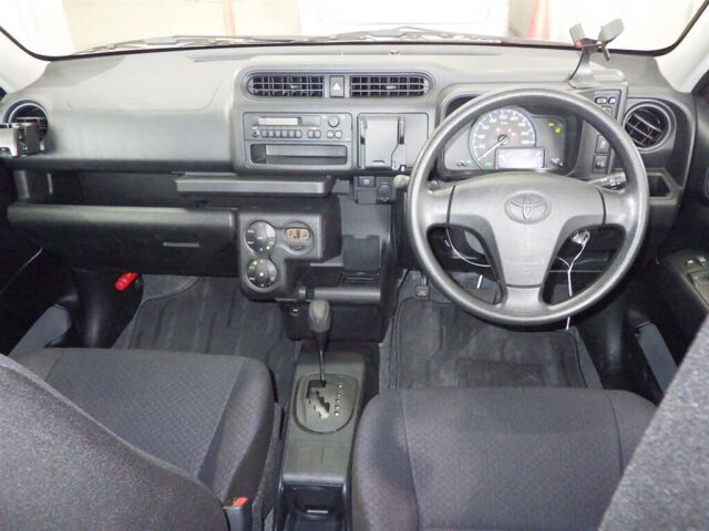 2023 Toyota Probox ハイブリットGX auction photo 3