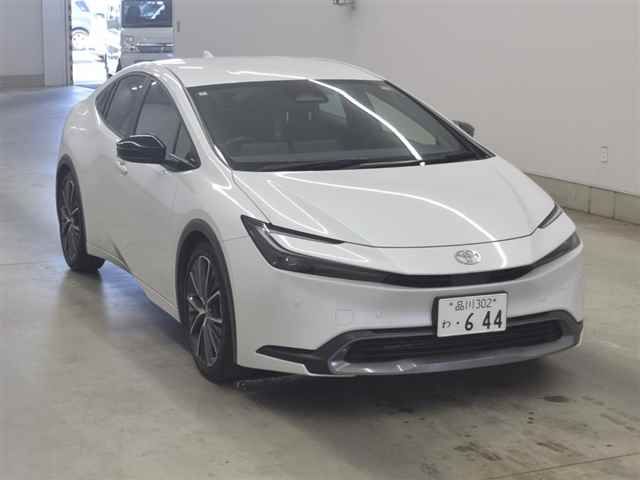 Japan Auction Vehicles 10 2023 Toyota Prius G auction photo