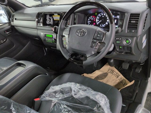 2025 Toyota Hiace L Super GL Dark 2 4WD auction photo 6
