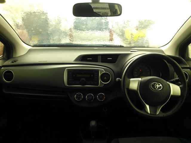 2014 Toyota Vitz F Smile Edition auction photo 8