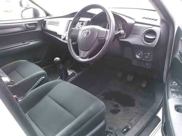 2020 Toyota Corolla Axio auction photo 3
