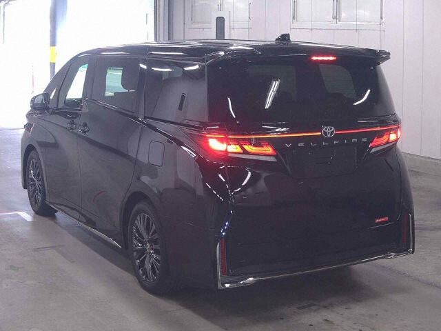2025 Toyota Vellfire Z Premier auction photo 2