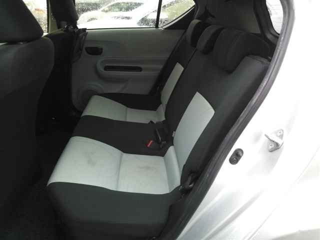 2012 Toyota Aqua S auction photo 9