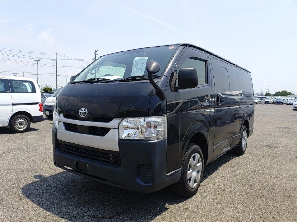 Japan Auction Vehicles 29 2020 Toyota Hiace auction photo