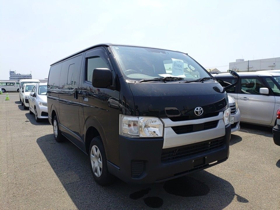2020 Toyota Hiace auction photo 4