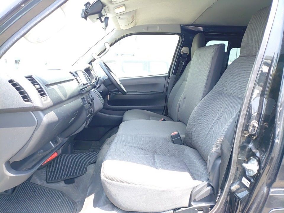 2020 Toyota Hiace auction photo 16