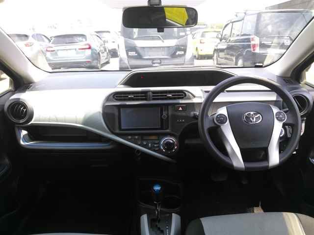 2014 Toyota Aqua S auction photo 8