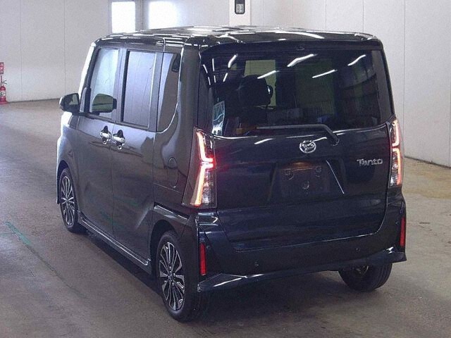 2025 Daihatsu Tanto Custom RS Limited auction photo 2