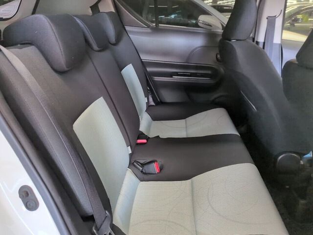 2013 Toyota Aqua S auction photo 6