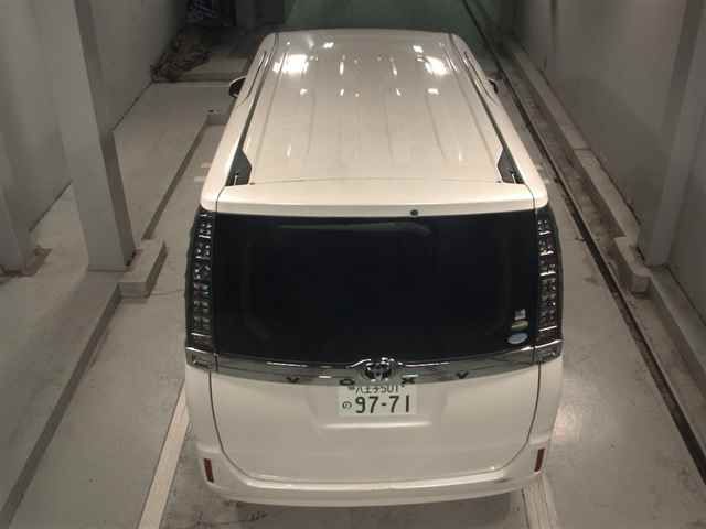 2017 Toyota Voxy X auction photo 7