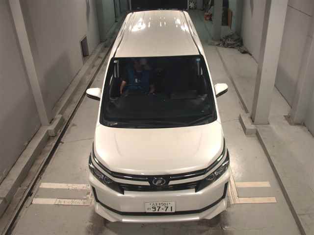2017 Toyota Voxy X auction photo 6