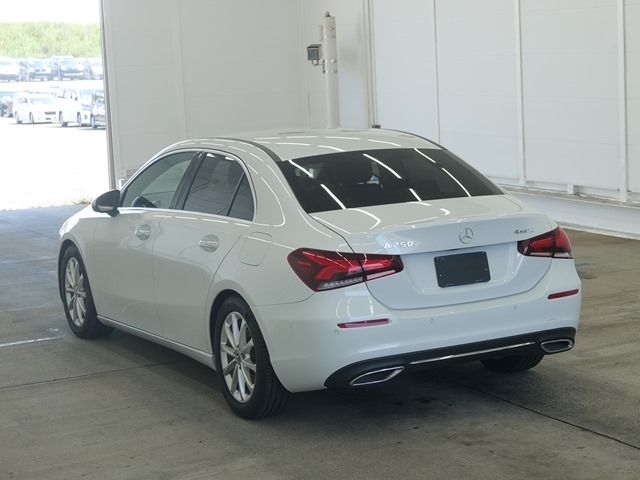 2019 Mercedes-Benz 4WD A250 4M セダン レーダー auction photo 2