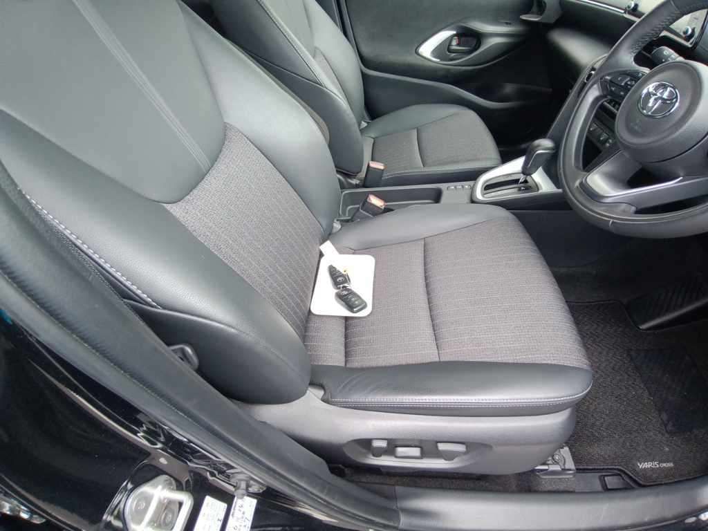 2022 Toyota Yaris Cross ハイブリッドZ auction photo 10