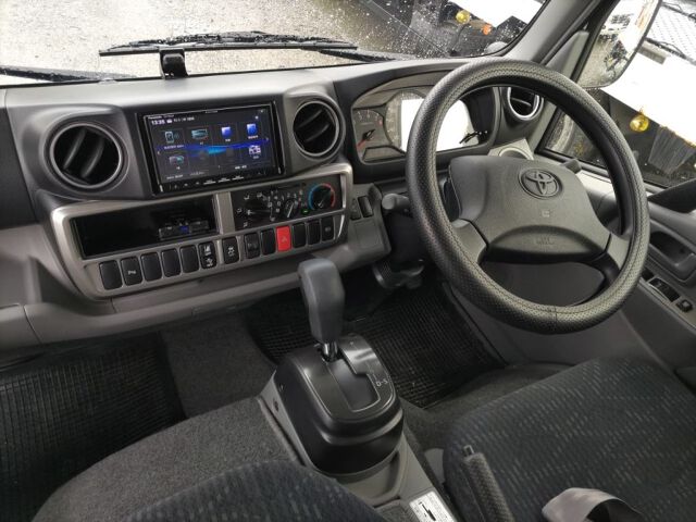 2024 Toyota Camroad camping auction photo 3