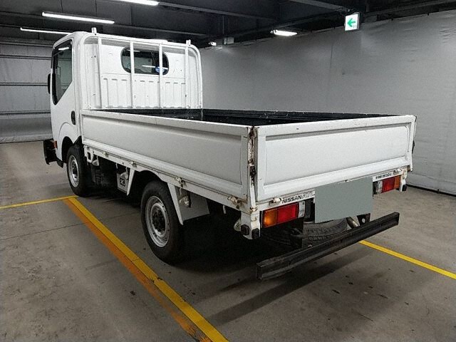 2010 Nissan アトラストラック auction photo 2