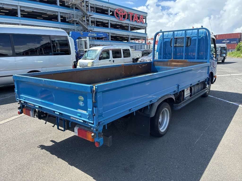 2019 Toyota Dyna Flat body auction photo 2