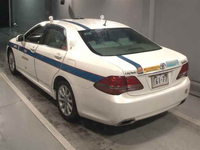 2009 Toyota Crown ロイヤルサルーン auction photo 2
