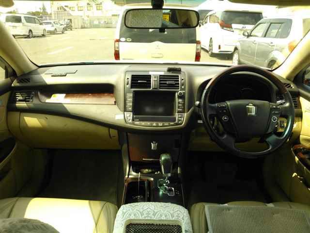 2009 Toyota Crown ロイヤルサルーン auction photo 8
