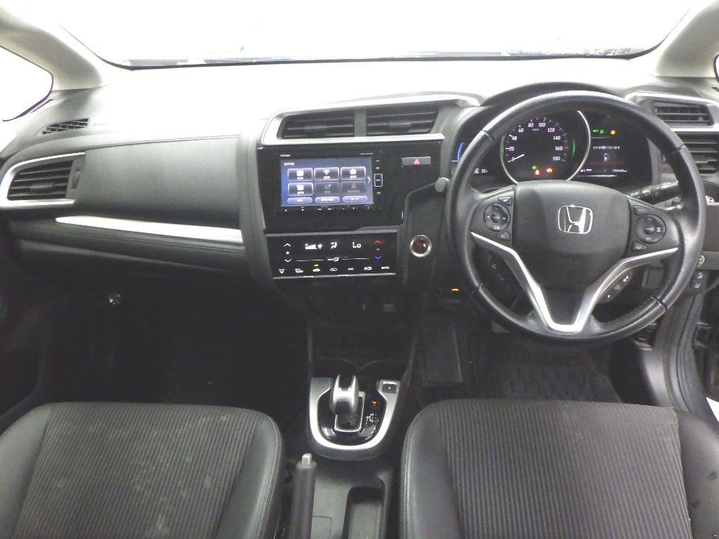 2018 Honda Fit ハイブリッドLホンダセンシング auction photo 3