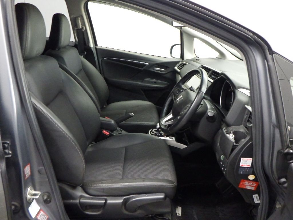 2018 Honda Fit ハイブリッドLホンダセンシング auction photo 6