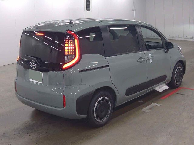 2026 Toyota Sienta Hybrid Z auction photo 5