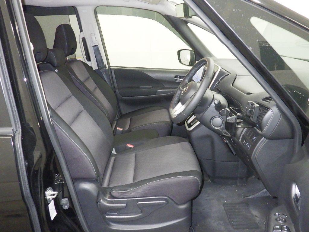 2019 Nissan Serena ハイウェイスターVセレクションII auction photo 6