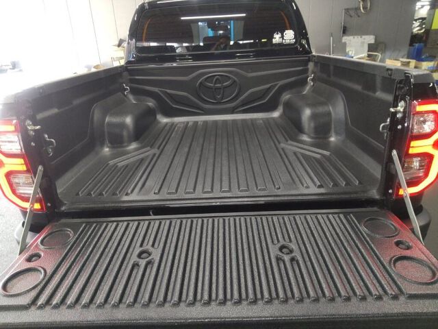 2023 Toyota Hilux Z GR Sport 4WD auction photo 6