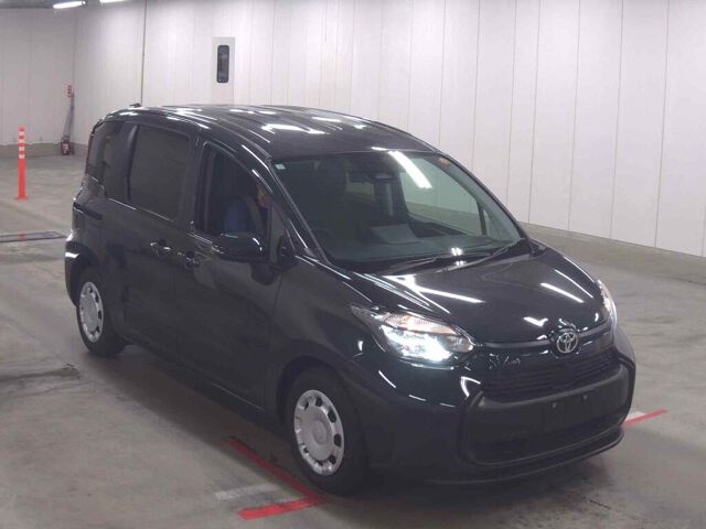 2025 Toyota Sienta ハイブリッドG Japan auction vehicle