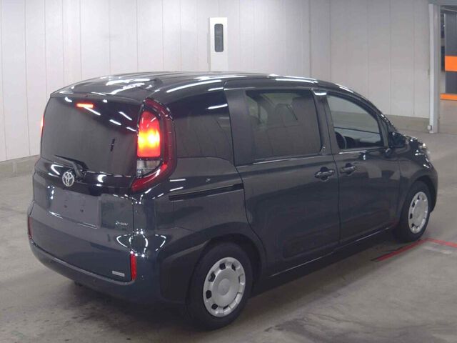 2025 Toyota Sienta ハイブリッドG auction photo 5