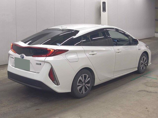 2017 Toyota Prius PHEV S auction photo 5