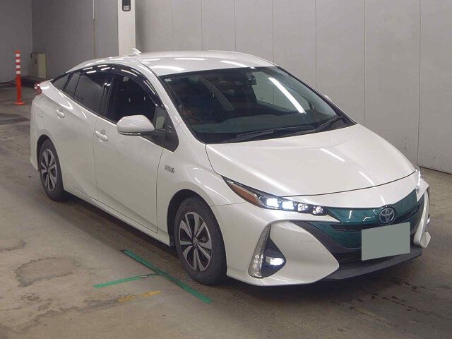 2017 Toyota Prius PHEV S Japan auction vehicle